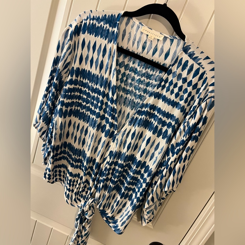 NWOT Lovestitch lightweight boho tie front top size S